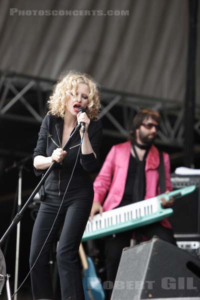 GOLDFRAPP - 2005-08-26 - SAINT CLOUD - Domaine National - Scene de la Cascade - 